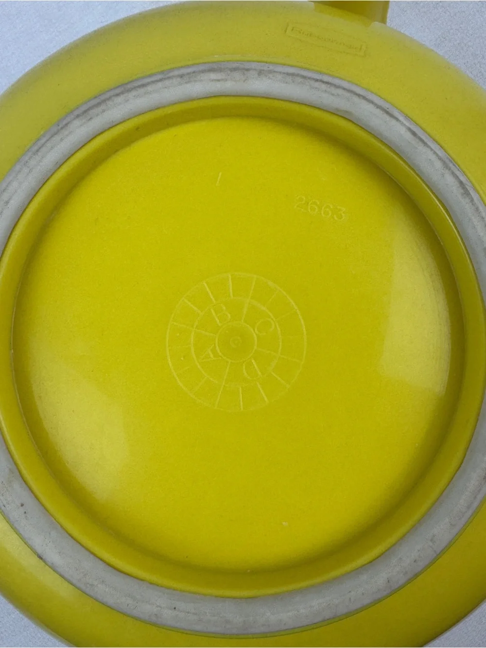 Vintage Rubbermaid 3 Quart 12 Cup yellow Grip N Mix Batter Bowl Measuring #2663